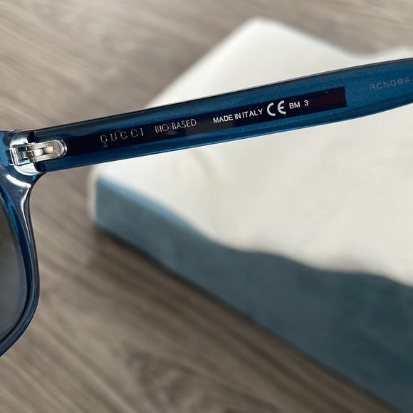 Gucci Sunglasses - Picture 10 of 15